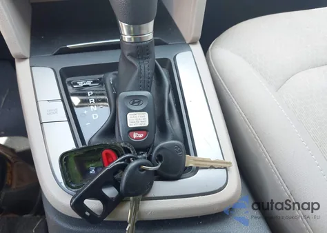 2017 Hyundai Elantra Se z USA, uszkodzony, nr VIN 5NPD84LF1HH087486